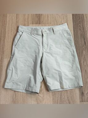 Under Armour Men's Light Tan Flat Front Performance Golf Shorts size 32
